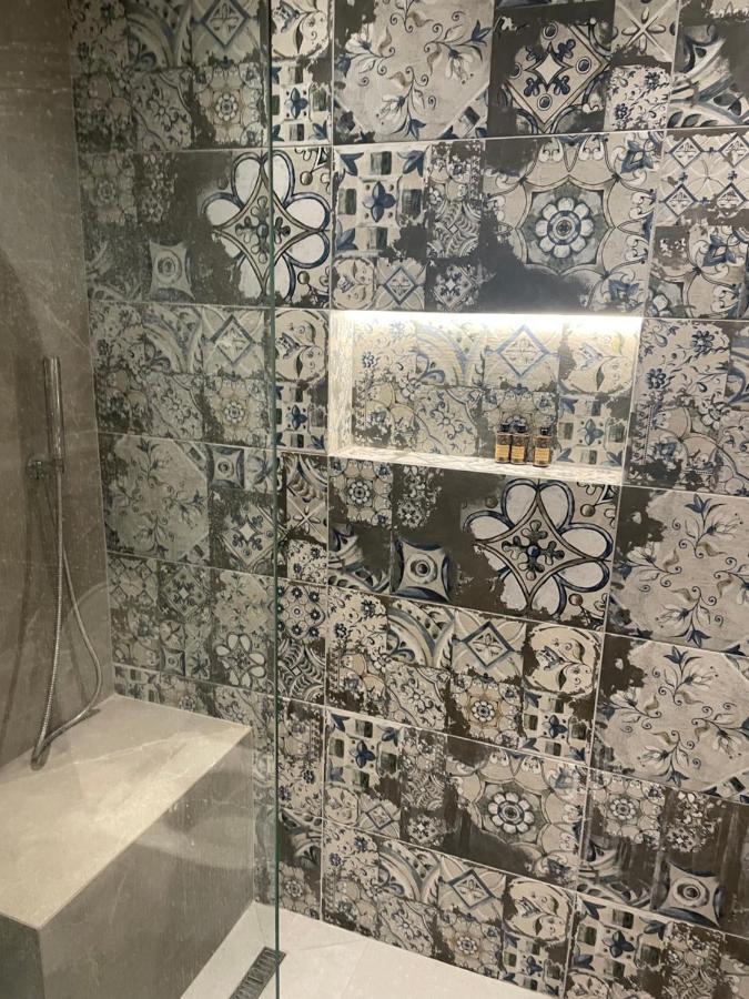 סלוניקי Elegance Apartment 2 Bedroom Suites מראה חיצוני תמונה
