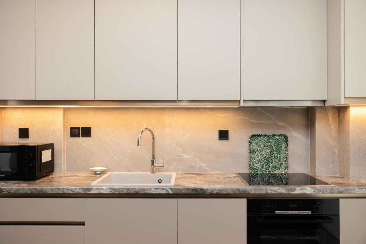 סלוניקי Elegance Apartment 2 Bedroom Suites מראה חיצוני תמונה