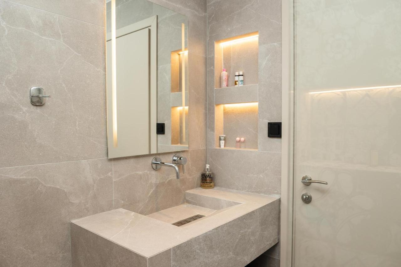 סלוניקי Elegance Apartment 2 Bedroom Suites מראה חיצוני תמונה