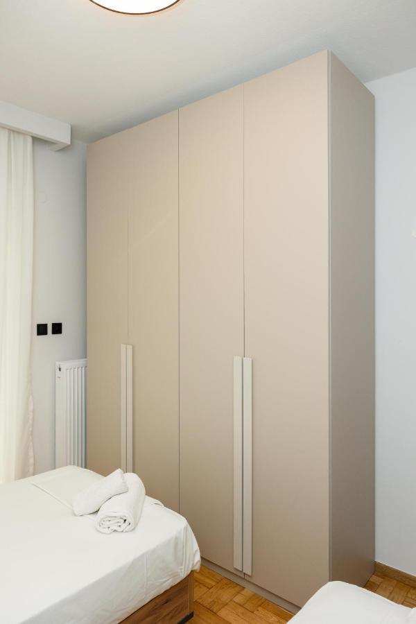 סלוניקי Elegance Apartment 2 Bedroom Suites מראה חיצוני תמונה