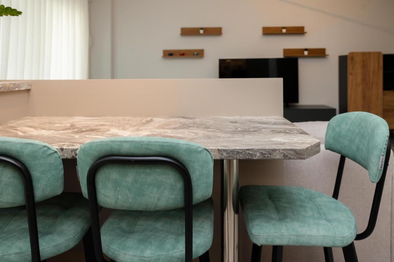 סלוניקי Elegance Apartment 2 Bedroom Suites מראה חיצוני תמונה