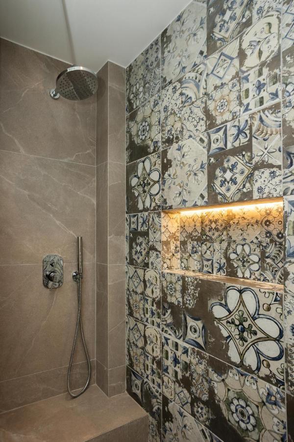 סלוניקי Elegance Apartment 2 Bedroom Suites מראה חיצוני תמונה