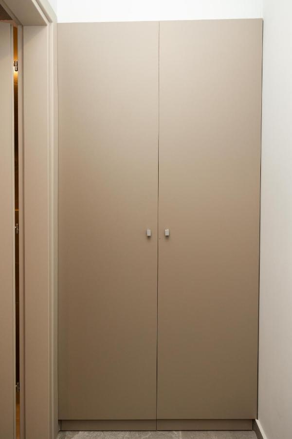סלוניקי Elegance Apartment 2 Bedroom Suites מראה חיצוני תמונה