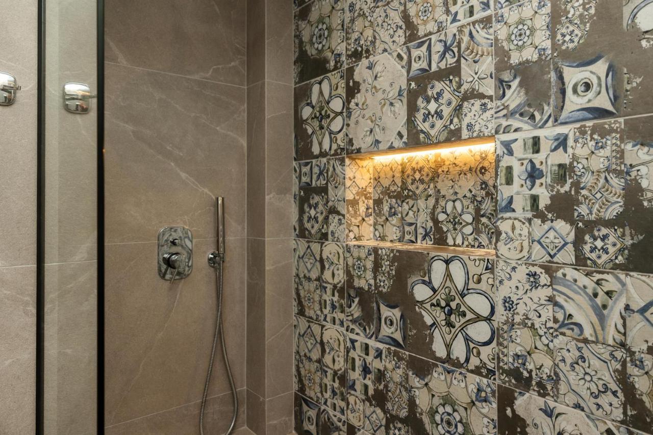 סלוניקי Elegance Apartment 2 Bedroom Suites מראה חיצוני תמונה